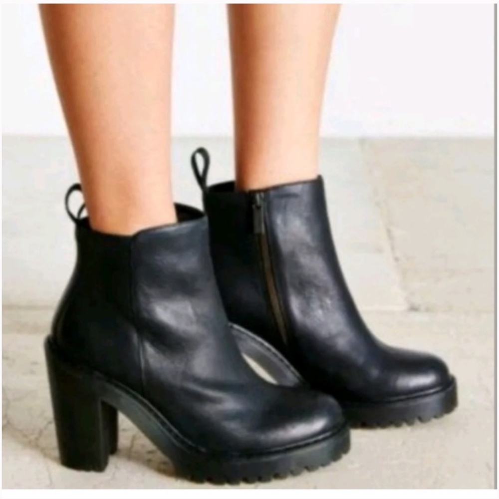 Dr. Martens Magdalena Wyoming Chunky Platform Heeled Boots sz 10